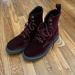 Dr martens 1460 pascal velvet ankle boot